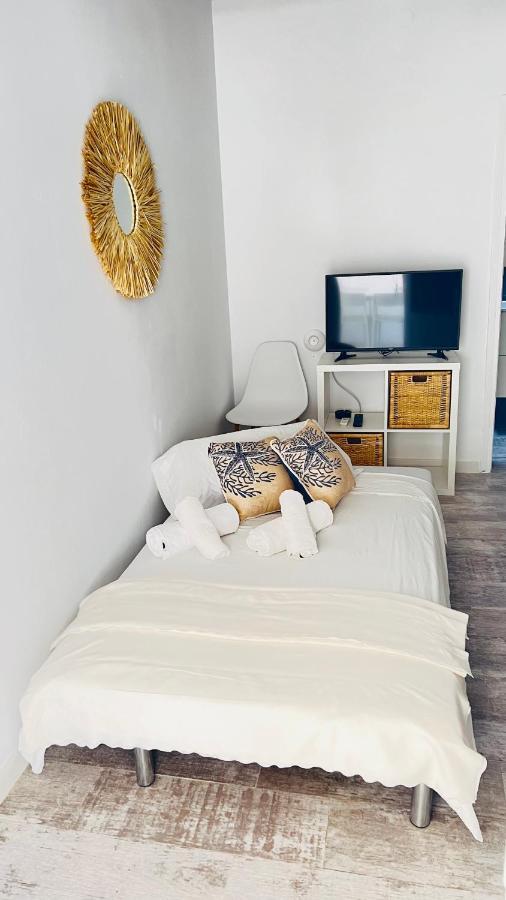 Apartamentos Verdera Es Pujols Eksteriør bilde
